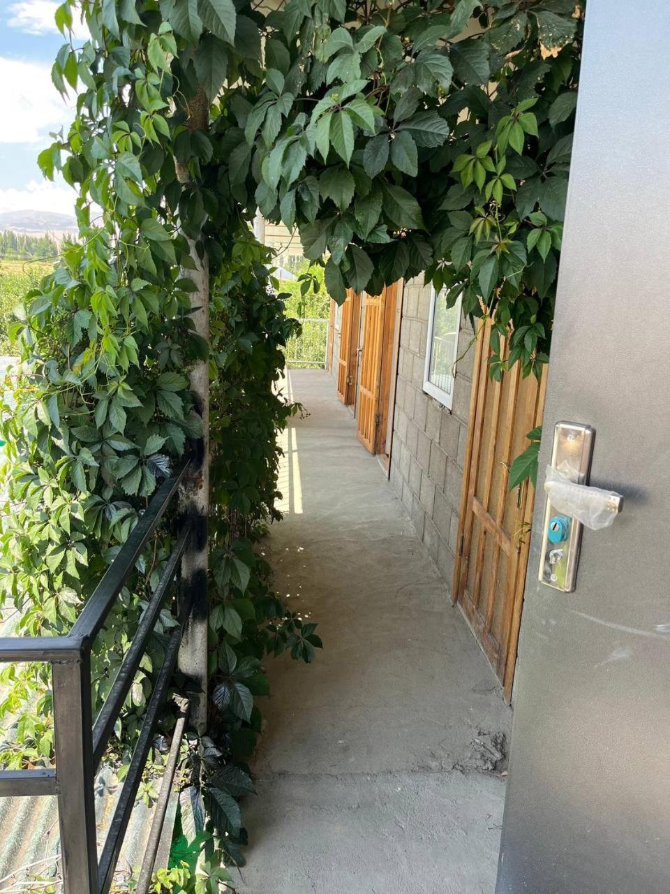 Bilim Guest House Tamchy Exterior foto
